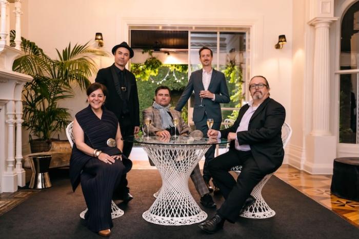 Kew Court House Live: Radiosuccessi Kew Court House Live: Radiosuccessi