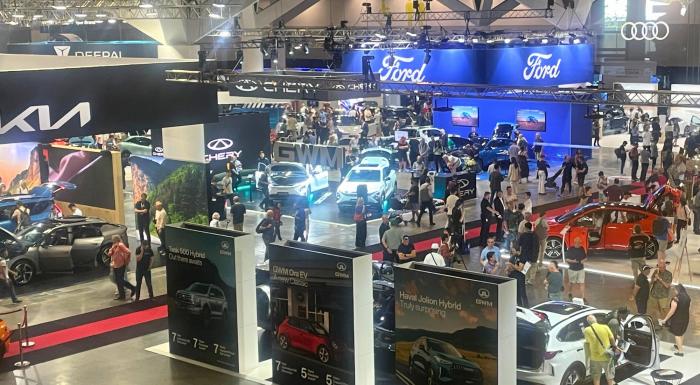 Light Commercial Motor Show Light Commercial Motor Show