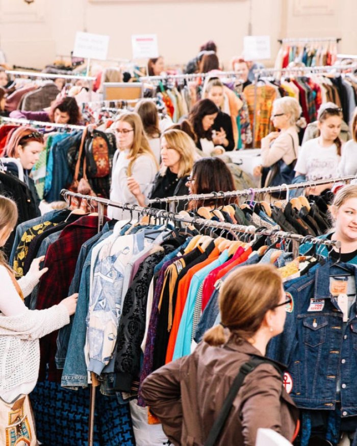 Round She Goes Preloved Fashion Market - Goodwood